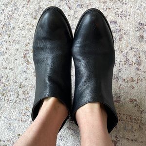 Vince Camuto Booties Size 8